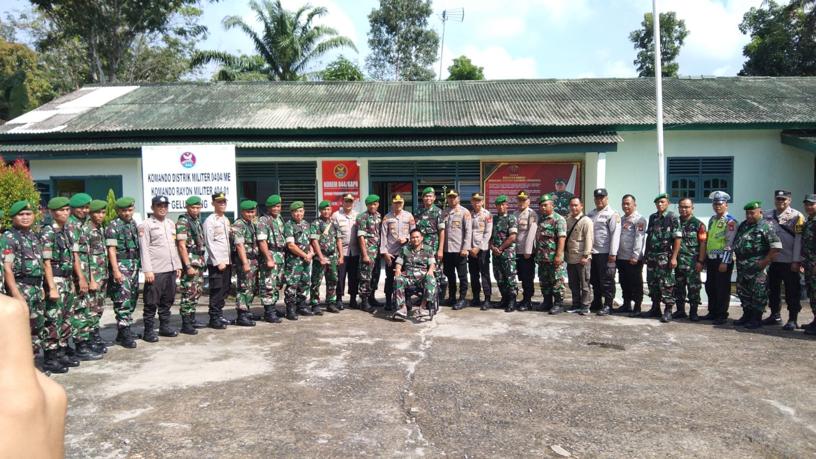 Kapolres Muara Enim Sambangi Koramil 0404/01, Jalin Silaturahmi dan Menjaga Sinergitas TNI-Polri
