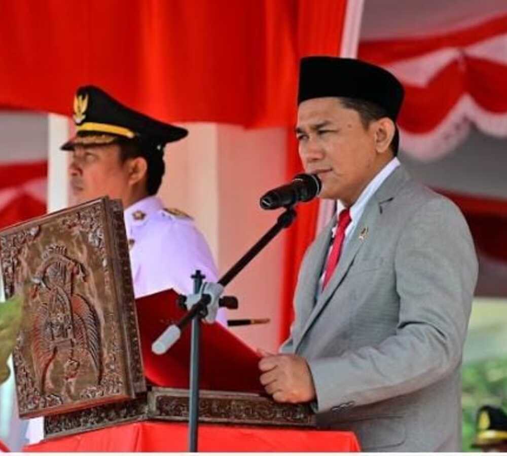 Bupati Bertindak Sebagai Irup, Ketua DPRD Luwu Utara Bacakan Teks Proklamasi