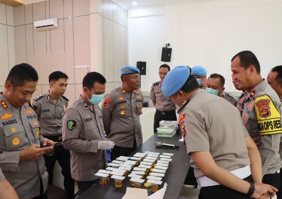 38 Anggota Polres Ogan Ilir Ikuti Tes Urine Mendadak dari Tim Propam, Hasilnya Tak Ada yang Positif