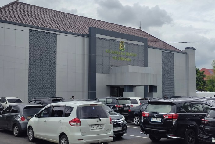 Sempat Absen, Eks Wawako Palembang Finda Akhirnya Hadir Diperiksa Sebagai Tersangka Korupsi