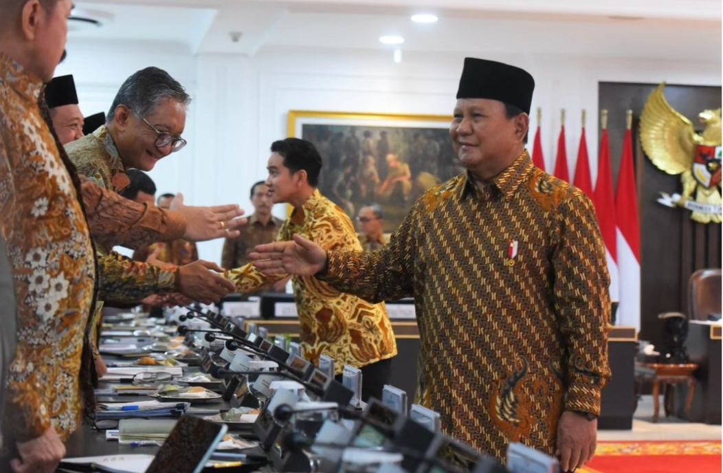 Presiden Prabowo Larang Anggota Kabinetnya Laporkan Hal Rawan Lewat Telepon Saat Lawatan, Takut Disadap?