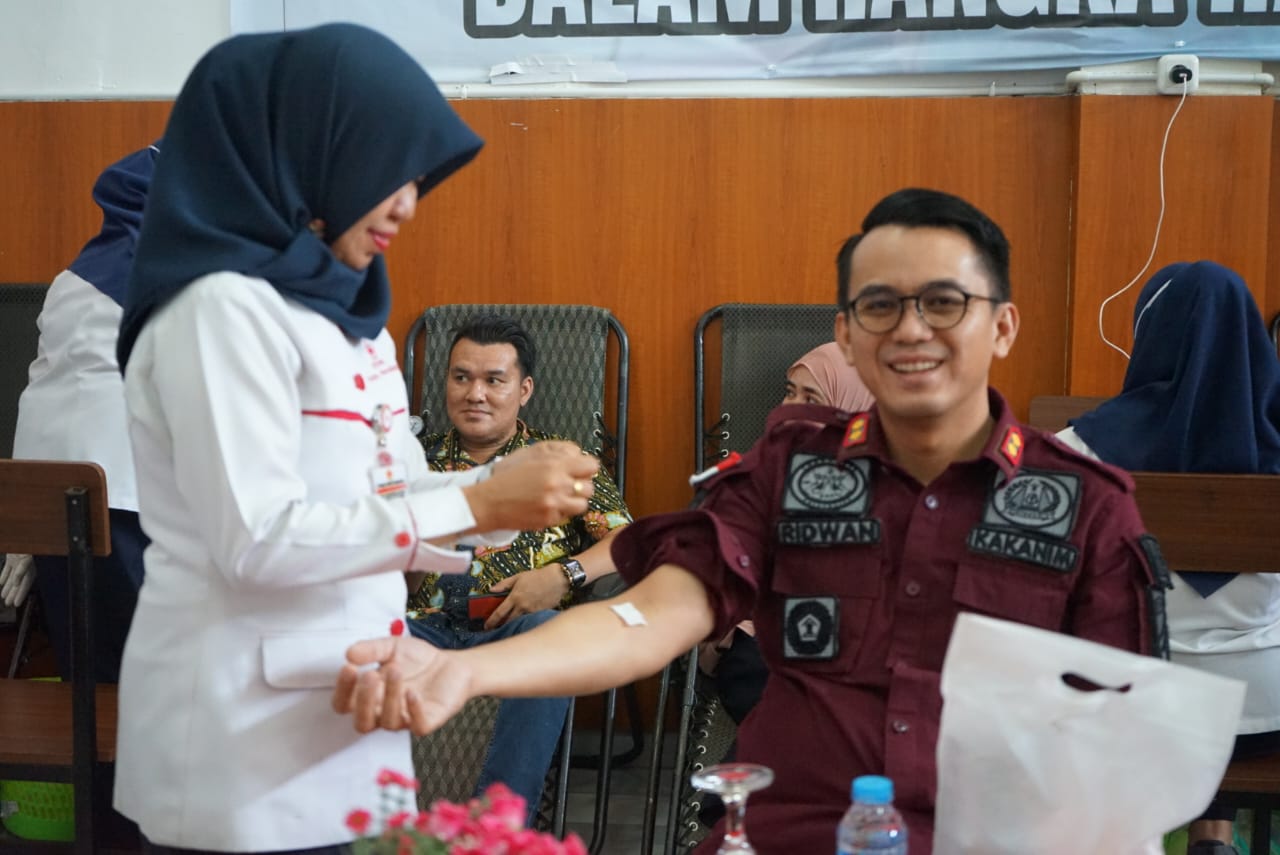 Peringati Hari Kemenkumham, Pegawai Kemenkumham Sumsel Lakukan Bakti Sosial Donor Darah