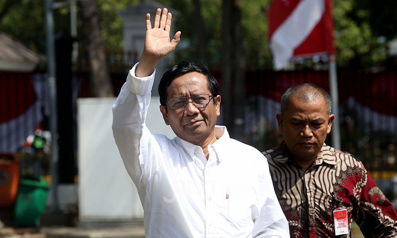 Presiden Jokowi Tunjuk Mahfud MD jadi Pelaksana Tugas Menkominfo