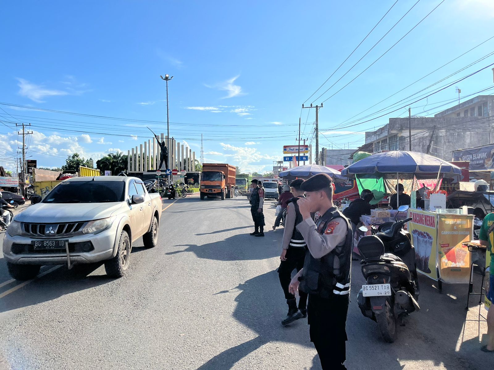 Unit Samapta Polres Ogan Ilir Gelar Pengamanan Pasar Bedug untuk Cegah Gangguan Kamtibmas