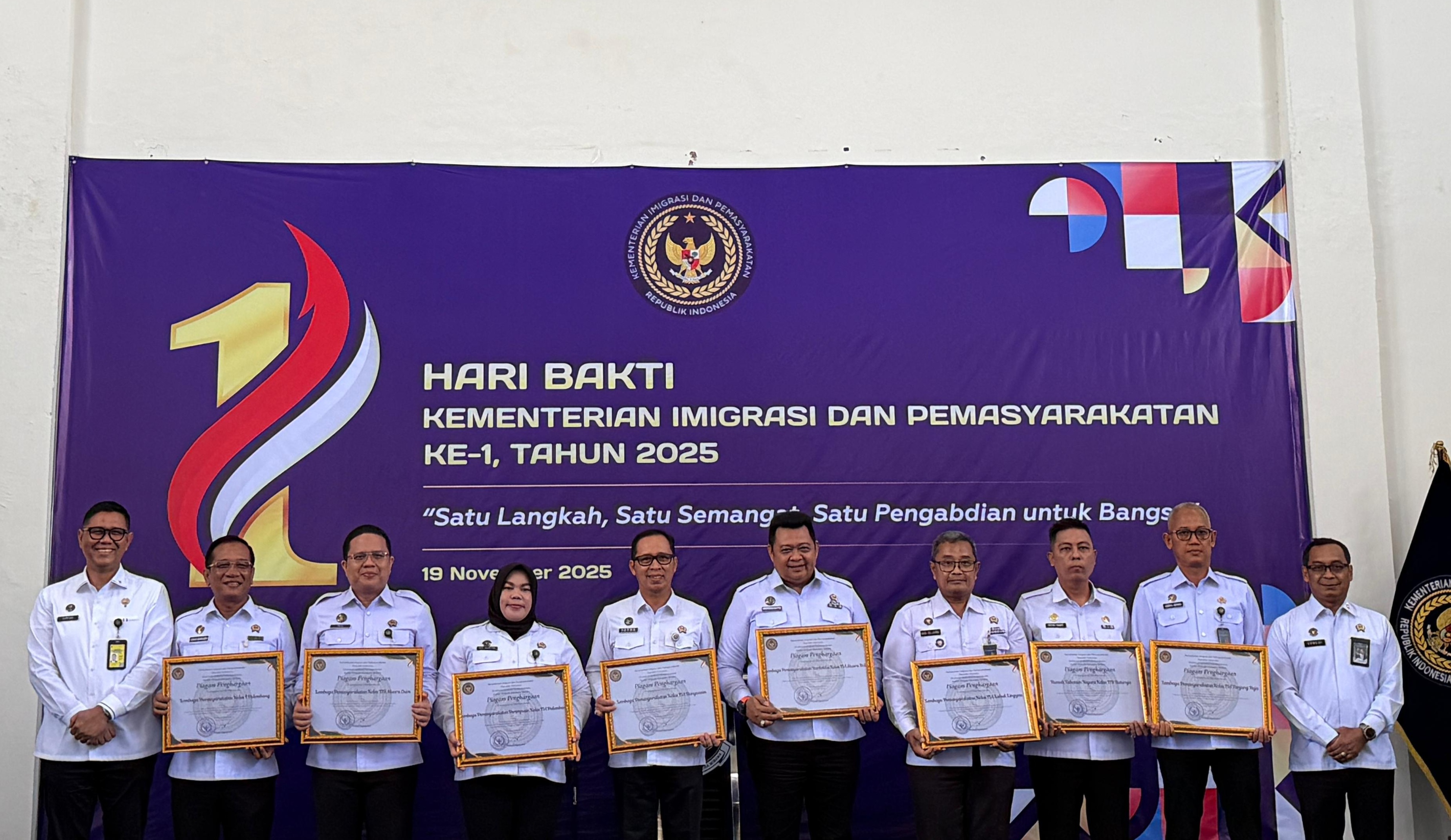 Lapas Tanjung Raja Ogan Ilir Terima Piagam Penghargaan Atas Komitmen Pemberantasan Narkoba