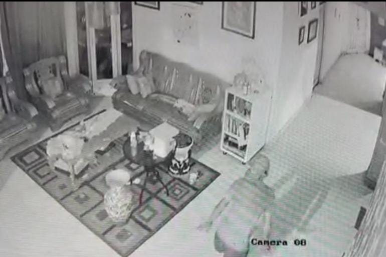 Aksi Pencurian di Rumah Berlantai 2 Terekam Kamera CCTV, iPhone 11 Promax hingga Jam Tangan Mewah Raib 