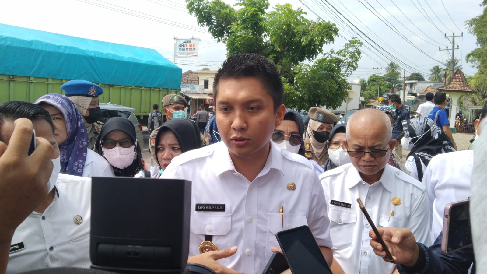 Bupati Panca Pertanyakan Alasan Pengunduran Diri Satu Calon Kades Tanjung Sejaro