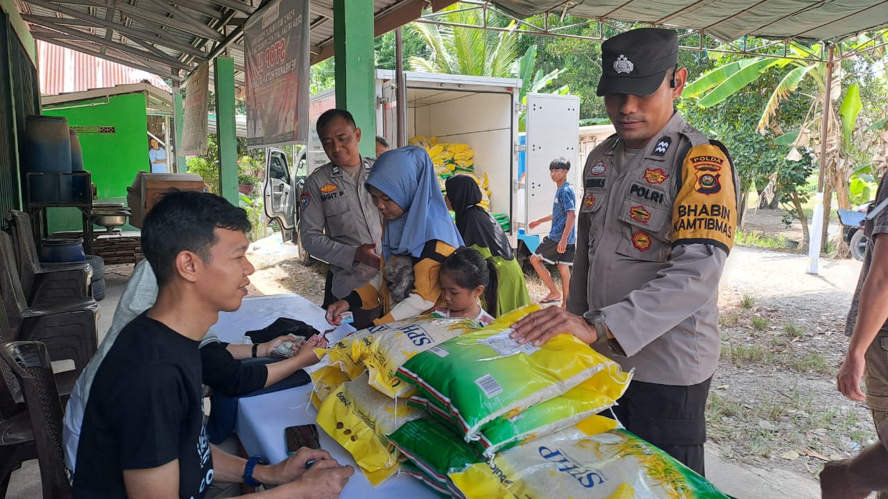 Polres Ogan Ilir Gelar Gerakan Pangan Murah di Wilayah Polsek Pemulutan, Sediakan 5 Ton Beras untuk Warga