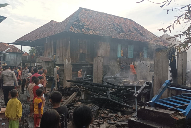 Satu Unit Rumah Panggung Ludes Terbakar, Sempat Terdengar Suara Ledakan Kecil