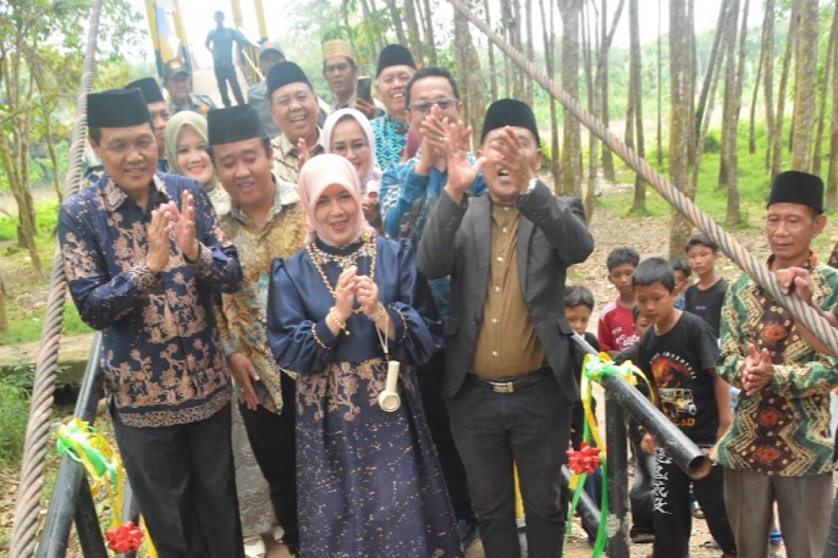 25 Tahun Menanti, Pembangunan Jembatan Gantung Akhirnya Terwujud