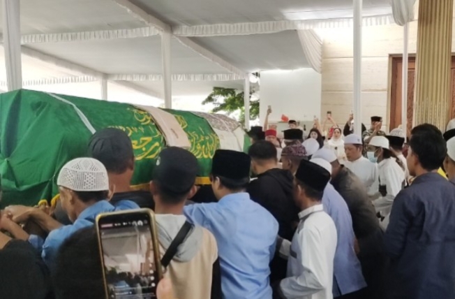 Prosesi Pemakaman Penuh Khidmat dan Haru, Ribuan Pelayat Antar Kepergian Almarhum H Halim