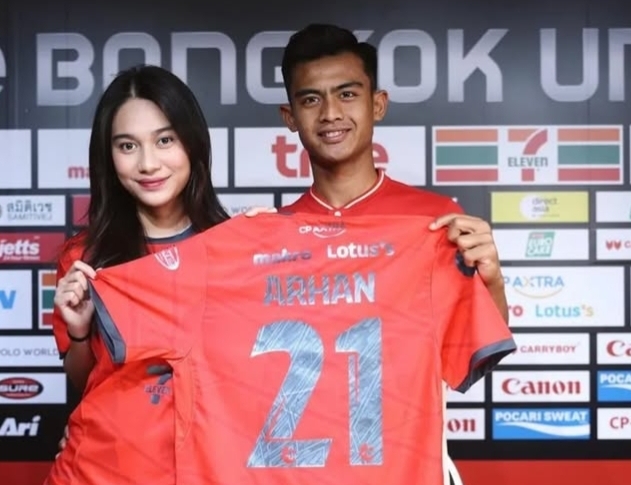 Debut Pratama Arhan, Ancaman Baru di Liga Thailand,  Handuk Ball Boy Jadi Sorotan