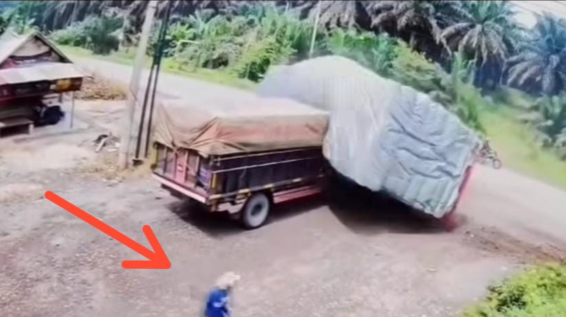 Truk Pengangkut Batu Bara Ditimpa Tronton yang Tak Bisa Mengerem di Jalintim Muba, Lihat Fotonya