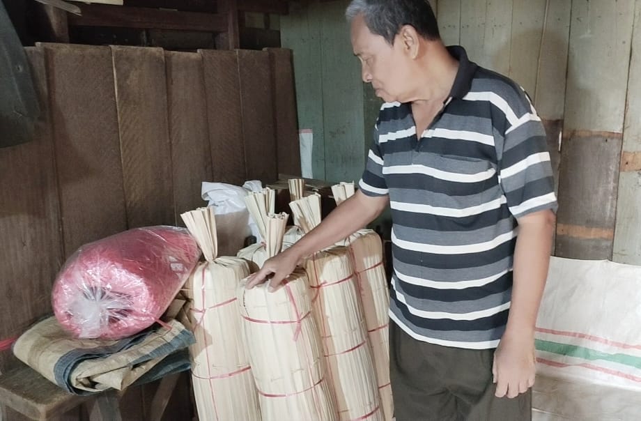 Pengrajin Rokok Daun Nipah Palembang:  Sempat Jaya, Kini Pangsa Pasar Mulai Sepi