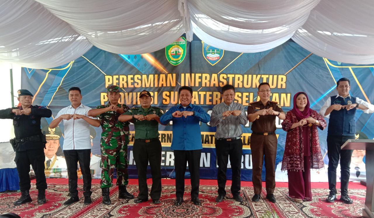 Herman Deru Resmikan Infrastruktur Provinsi Sumsel di OKU Timur