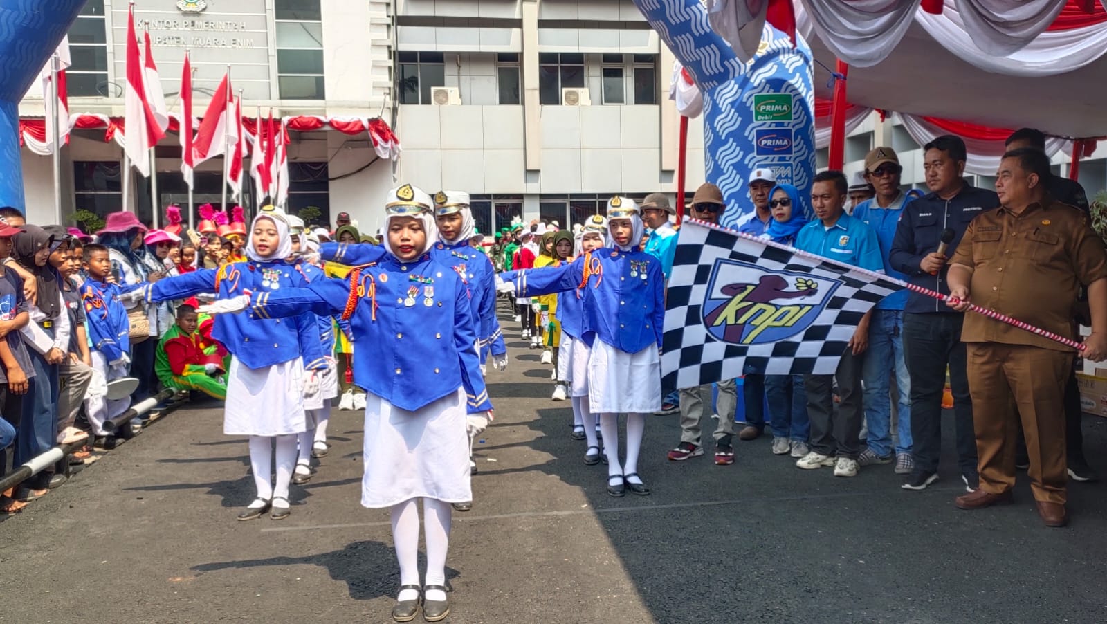 Memeriahkan Hut Ri Ke 78 209 Peserta Meriahkan Lomba Gerak Jalan Indah