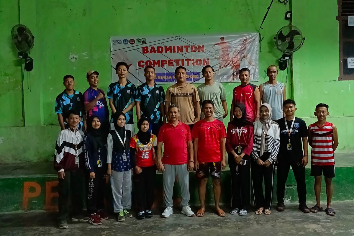 Kolaborasi Unik, Mahasiswa KKN Unila dan Masyarakat Desa Kuala Sekampung Gelar Turnamen Badminton