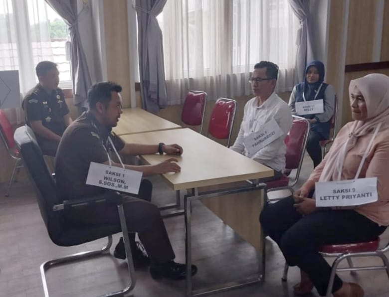 Kejari Palembang Rekonstruksi Kasus Korupsi Baju Batik Dinas PMD Sumsel 2021 Senilai Rp2 Miliar Lebih