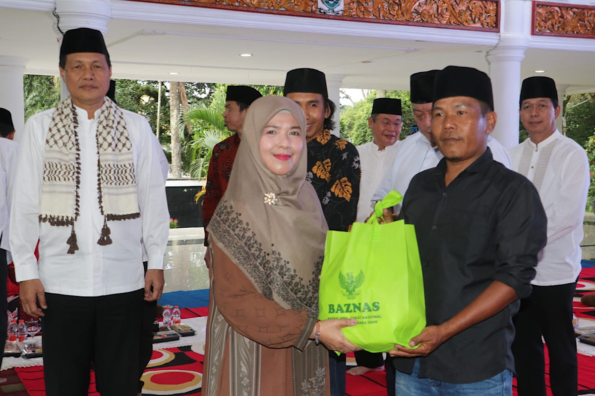 Bupati Muara Enim Berbuka Puasa Bersama Ratusan Petugas Kebersihan