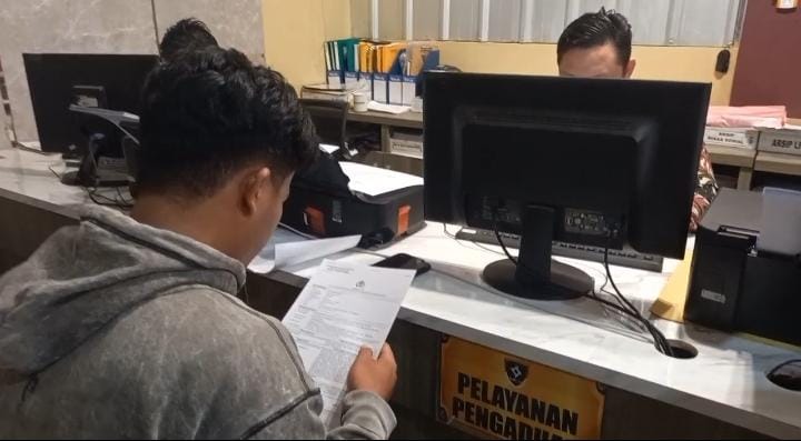 Pegawai Sibuk Rapikan Barang, Pria Misterius di Palembang Incar Meja Kasir Gasak Uang Jutaan Rupiah
