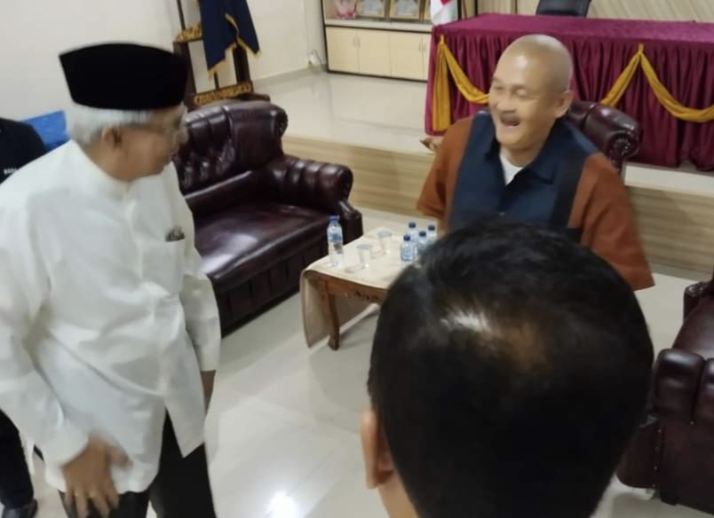 Sempat Tak Harmonis, Mawardi Yahya-Alex Noerdin Tampak Tertawa Lepas Saat Bertemu di Lapas Pakjo Palembang