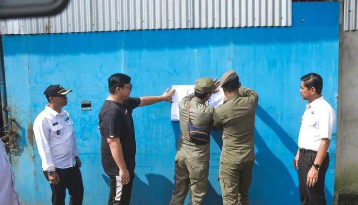 Diduga Tak Kantongi Izin, Gudang Pakan Hewan di Talang Kelapa Disegel
