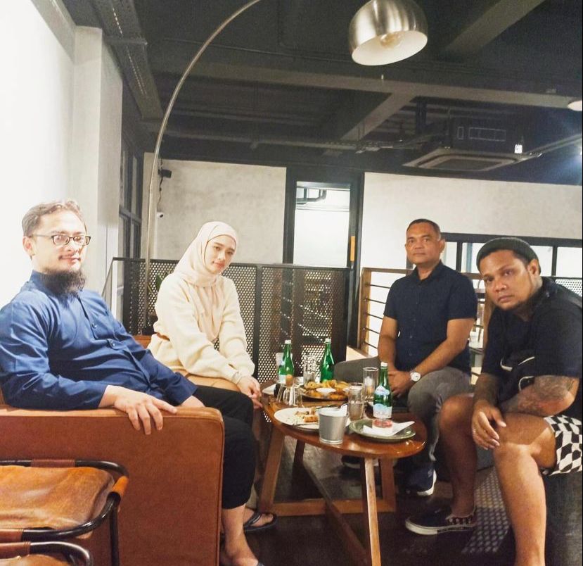 Inara Rusli Duduk Bareng Virgoun Usai Perceraian, Bahas Perdamaian?