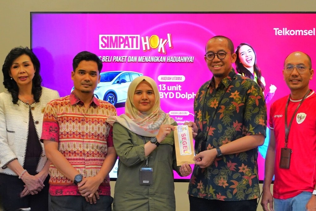 Telkomsel Rayakan Hari Pelanggan Nasional 2025, 13 Pemenang SIMPATI HOKI Bawa Pulang Mobil Listrik BYD Dolphin