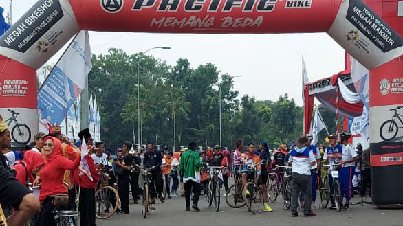 Seru, Balap Sepeda Ontel Fornas VI Diikuti Ratusan Peserta