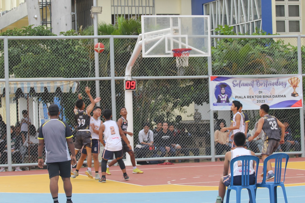 Tingkatkan Kualitas Sarana dan Prasarana, Universitas Bina Darma Palembang Sediakan Fasilitas Lapangan Basket