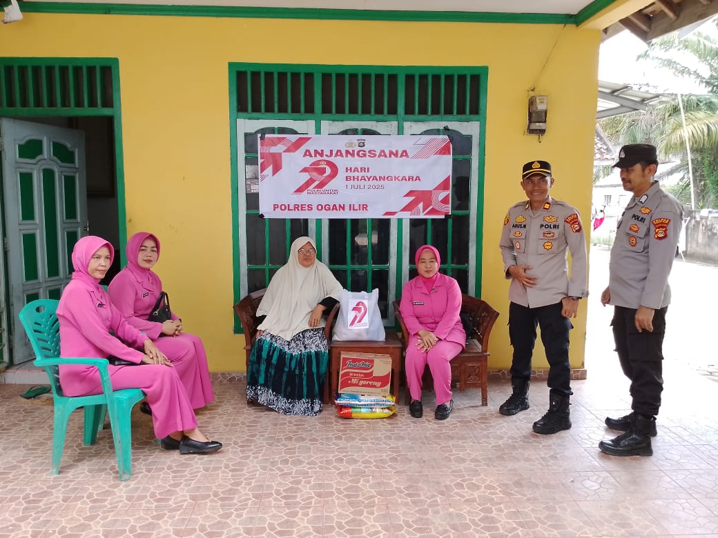 Peduli Purnawirawan dan Warakawuri di Hari Bhayangkara ke-79, Polsek Rantau Alai Ogan Ilir Lakukan Anjangsana