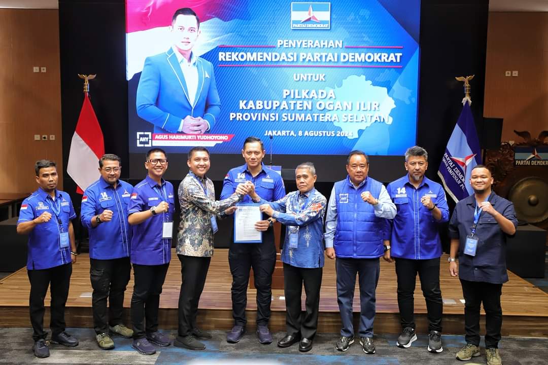 Pilkada Kabupaten Ogan Ilir 2024, AHY Serahkan Rekomendasi Partai Demokrat ke Panca-Ardani