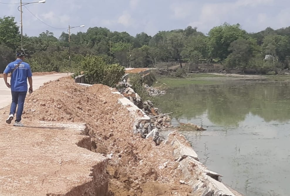 Tembok Penahan Jalan di Tanjung Senai Ogan Ilir Ambruk, Padahal Nilai Proyek Miliaran, Siapa Kontraktornya? 