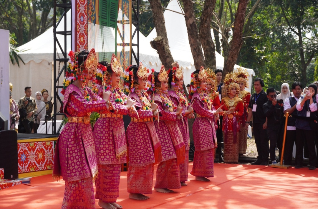 Tarian OKI Jadi Pembuka Festival Budaya Sumsel di Dekranasda Sumsel