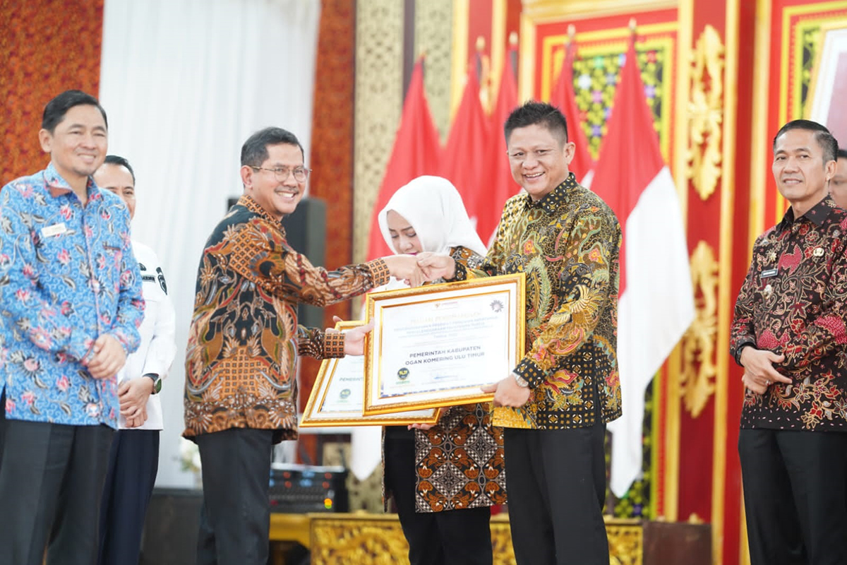 OKU Timur Raih Penghargaan Kepatuhaan Penyelenggaraan Pelayanan Publik Terbaik Ke-2 di Sumatera Selatan