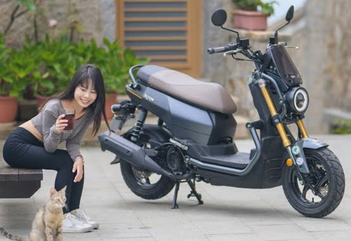 Adu Tangguh dan Futuristis Skutik Crossover 2026, Yamaha BW'S vs SYM KRNBT