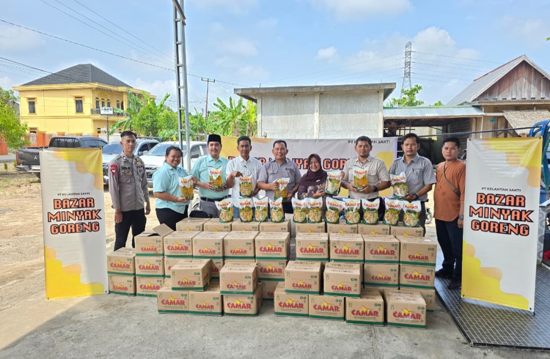 Ringankan Kebutuhan Warga, PT Kelantan Sakti Adakan Bazar Minyak Goreng 