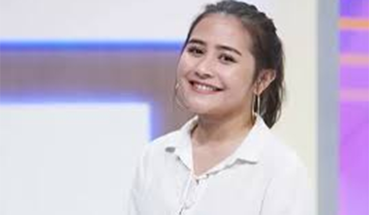 Mainkan 2 Peran Sekaligus Dalam Film  Puspa Indah Taman Hati, Prilly Latuconsina : Susah Juga Ya