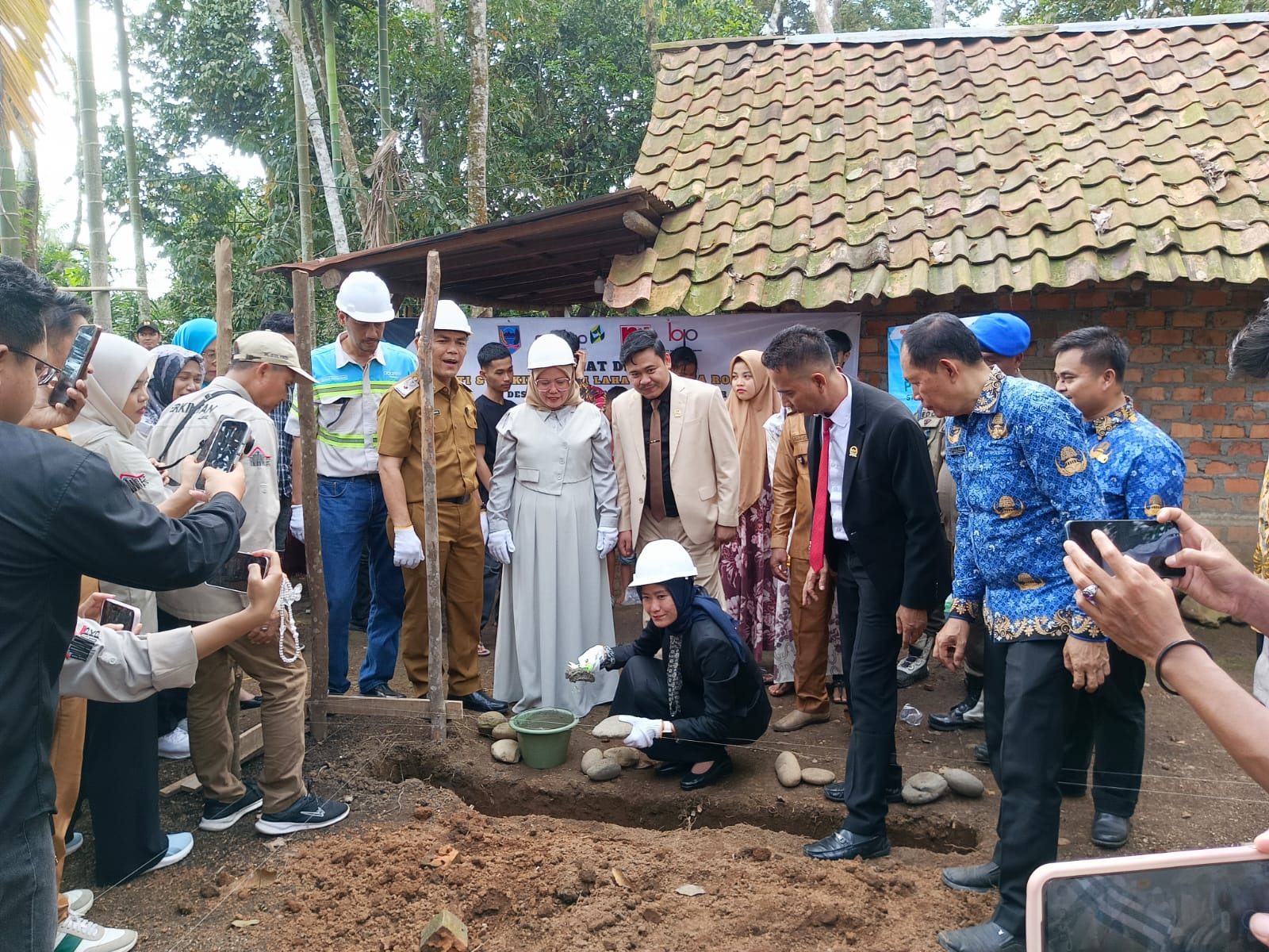 Pemerintah dan Perusahaan Bersinergi Bangun Rumah Layak Huni di Lahat