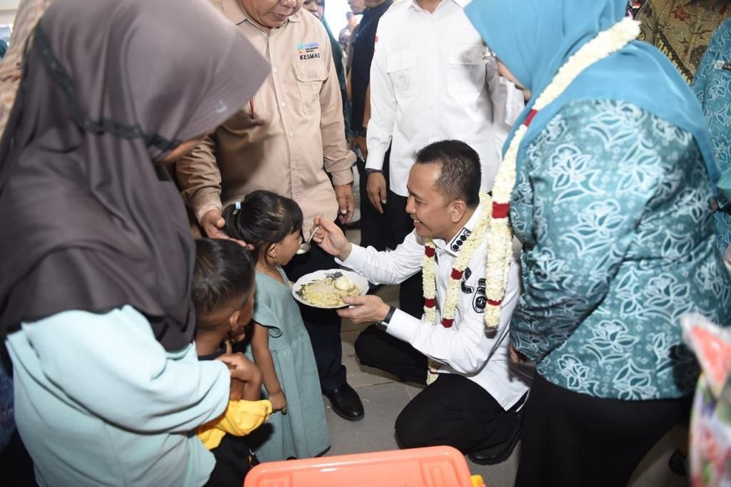  Pj Gubernur Sumsel Agus Fatoni Berikan Bantuan Makanan untuk Atasi Stunting di Kabupaten OKU