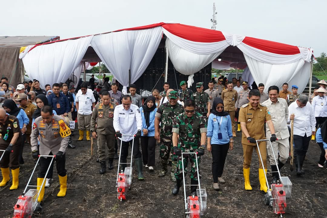 Penanaman Jagung Serentak, Dandim 0402/OKI Dampingi Pangdam II/Sriwijaya