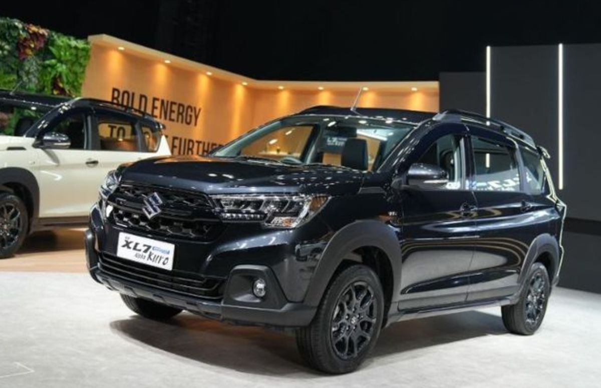 Suzuki Hadirkan XL 7Hybrid untuk Tipe Alpha Kuro yang Tampil Lebih Macho! Ini Spesifikasinya