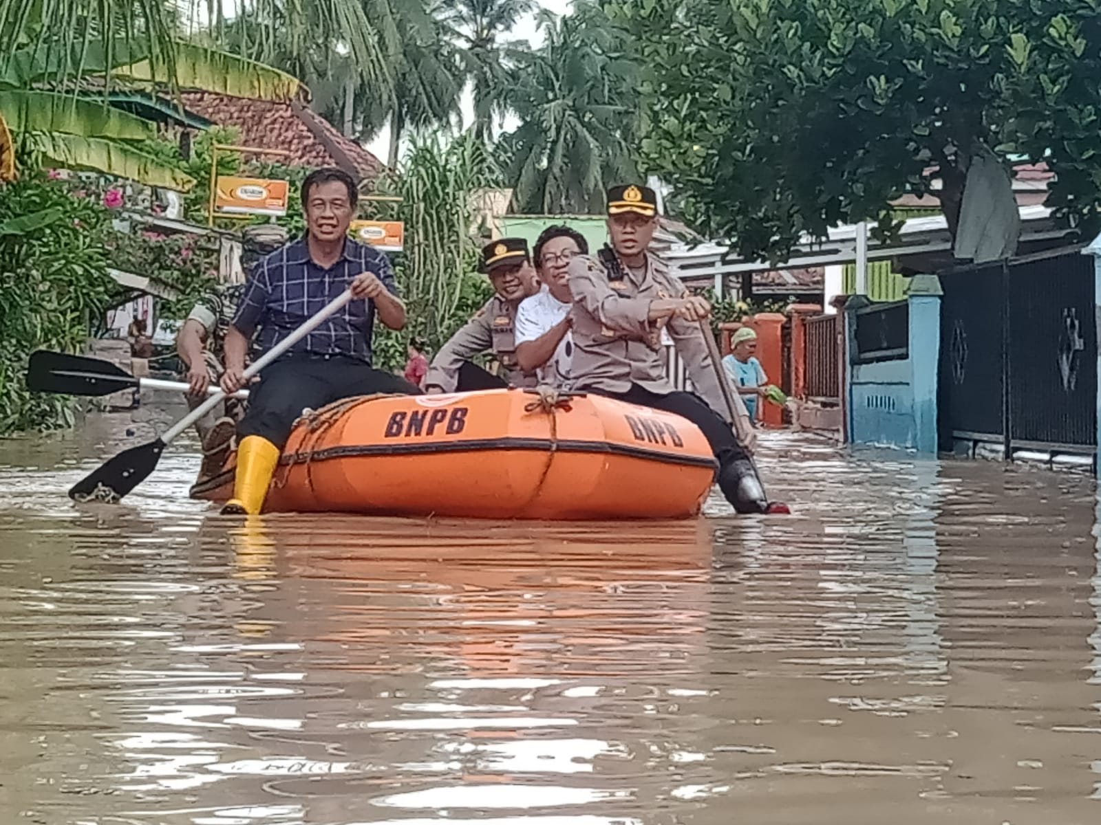Banjir Kiriman, Ribuan KK Terendam Banjir
