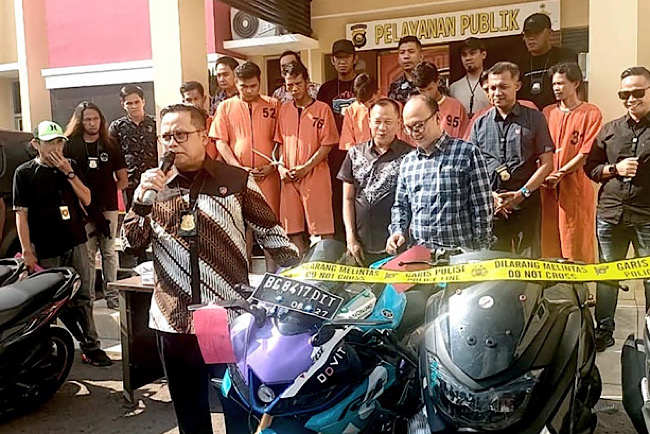 Jarah Sepeda Motor di Banyak TKP, Bandit Curanmor Palembang Beraksi Sesuai Pesanan 2 Penadah Warga Gandus   