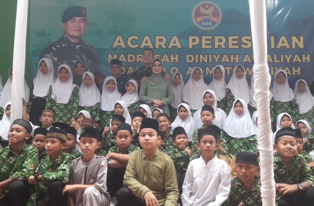 Danrem 044/Gapo Resmikan Gedung Belajar Madrasah dan TPQ Al Mutawaliyah di Desa Bakung Ogan Ilir