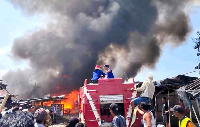 36 Kios di Pasar Pulo Mas Empat Lawang Terbakar Hebat, Belasan Rusak Berat dan Ringan