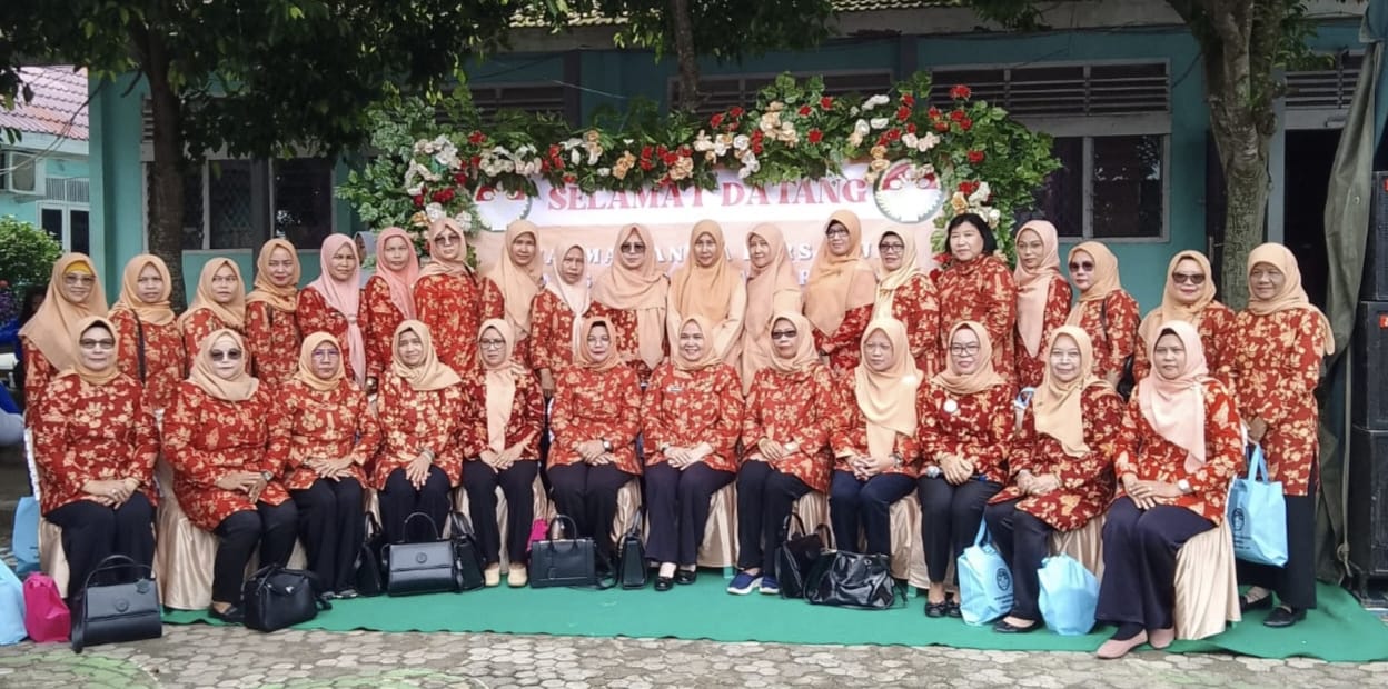Pererat Silaturahmi, DWP Dinas Pendidikan Provinsi Sumsel Pertemuan Rutin di SMAN 1 Tanjung Raja Ogan Ilir