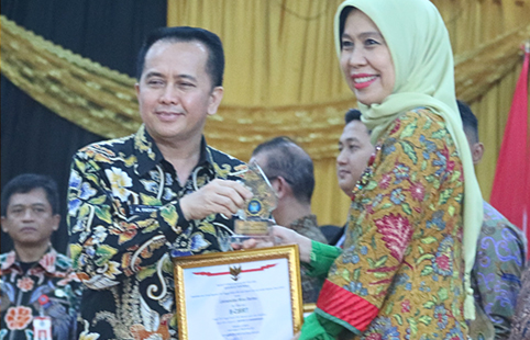 Universitas Bina Darma Palembang Raih Penghargaan Tim Tanggap Sektor Pendidikan