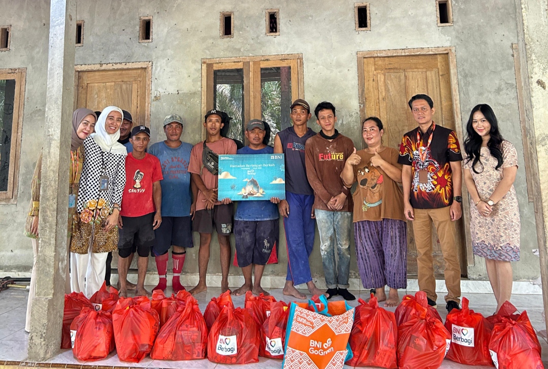 Bulan Penuh Berkah BNI Cabang Kayuagung Bagikan 280 Paket Sembako