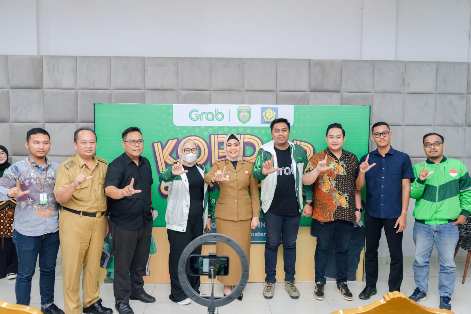 Grab Indonesia dan GERKATIN Sumsel Hadirkan Pelatihan Bahasa Isyarat untuk Ratusan 